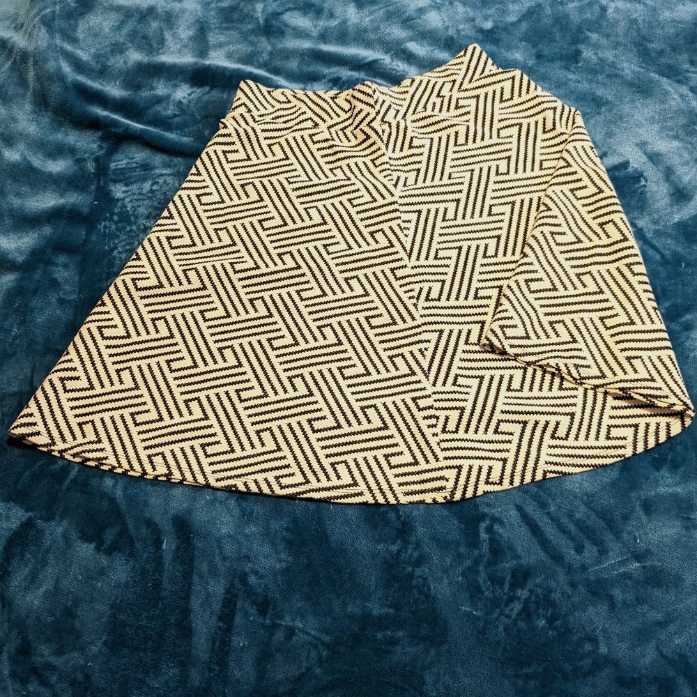 Geometric a-line skirt with elastic waistband